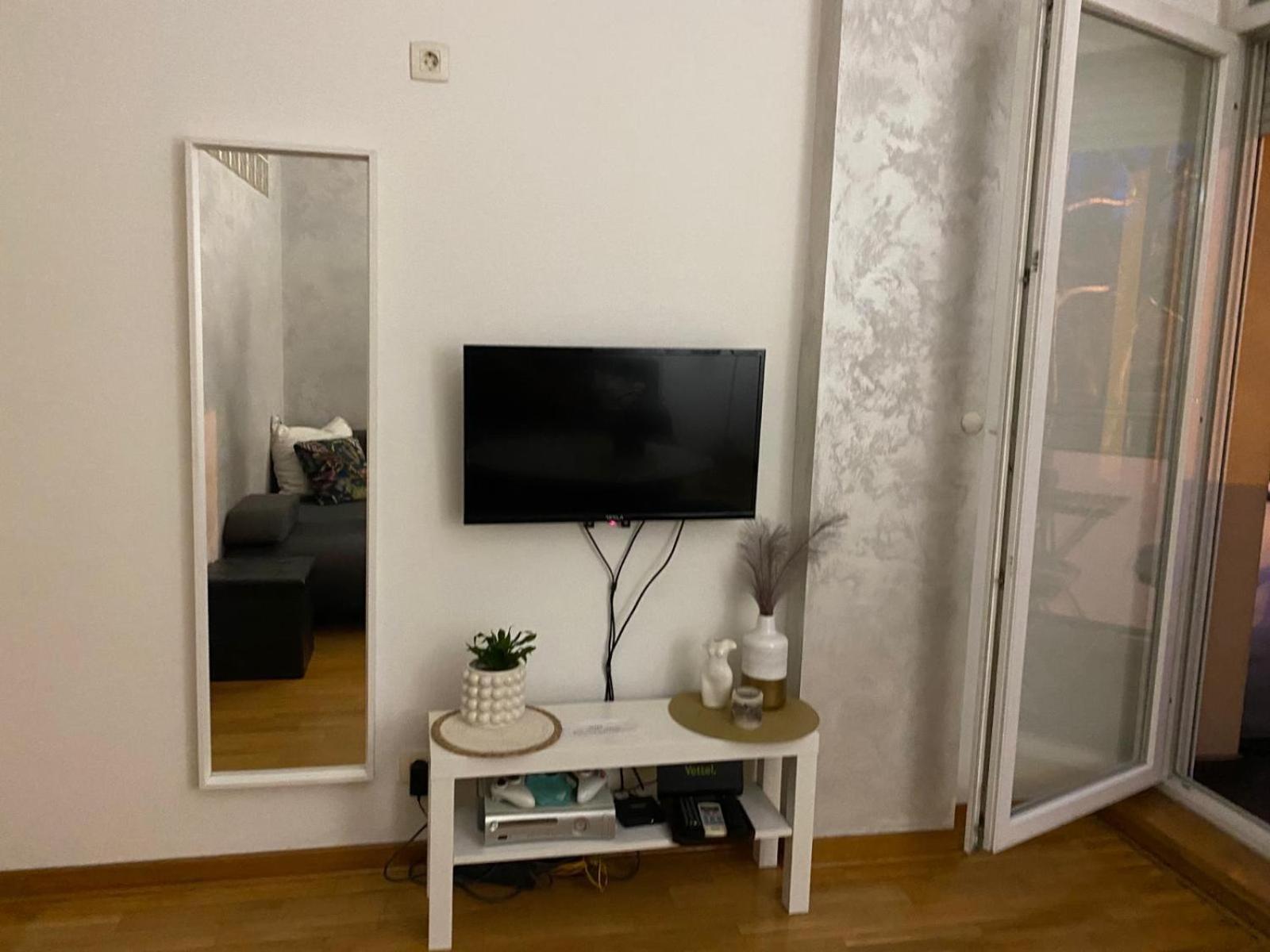 Apartman Bella Novi Beograd Bezanija Esterno foto
